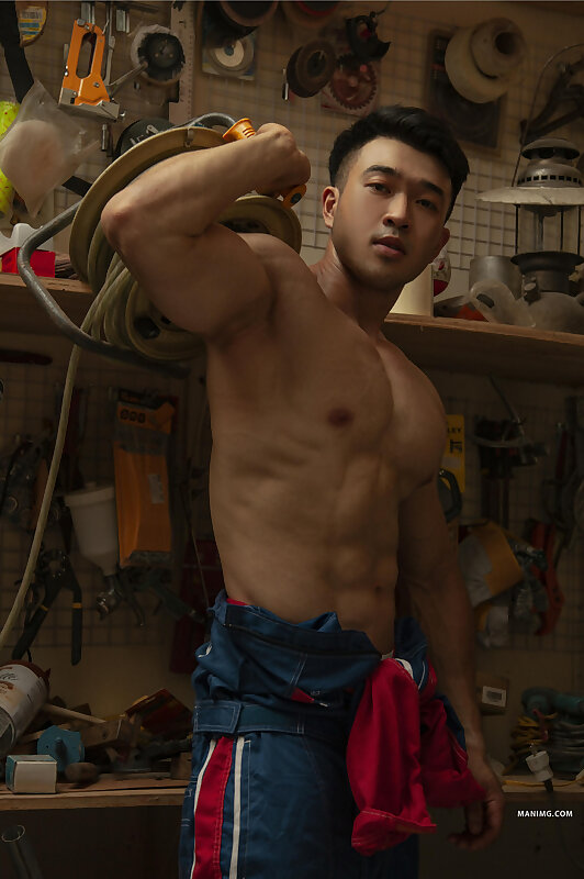 Next Image >>