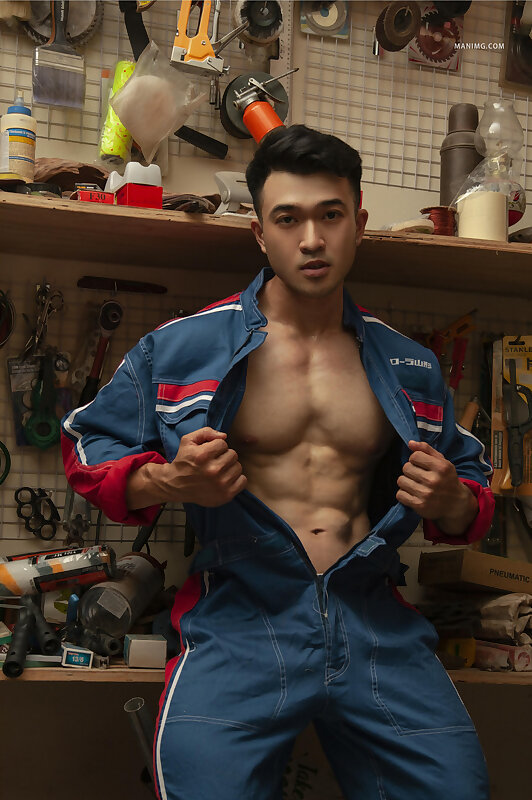 Next Image >>