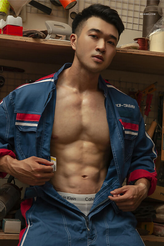 Next Image >>
