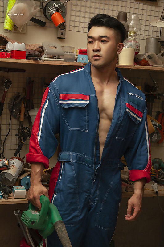 Next Image >>
