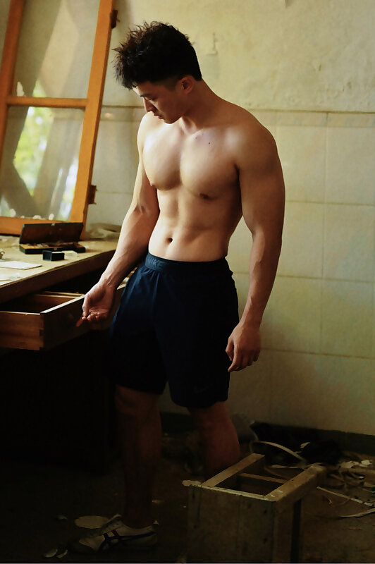 Next Image >>