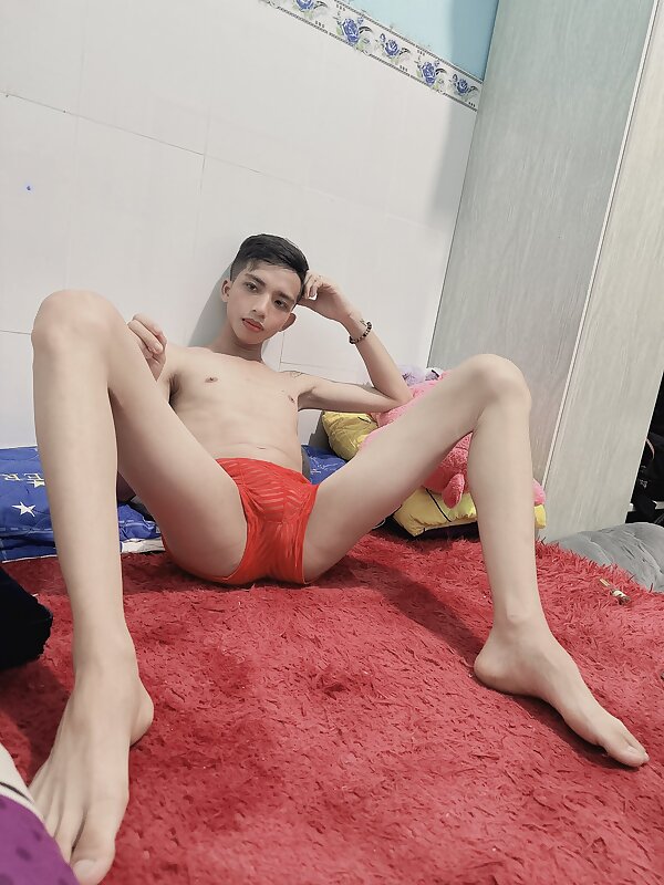 Next Image >>
