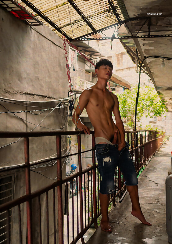 Next Image >>