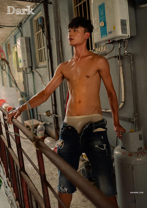 Next Image >>