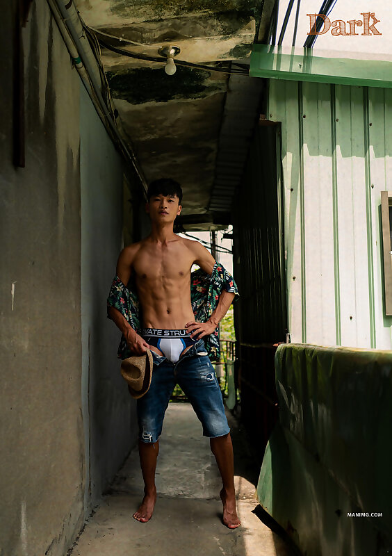 Next Image >>