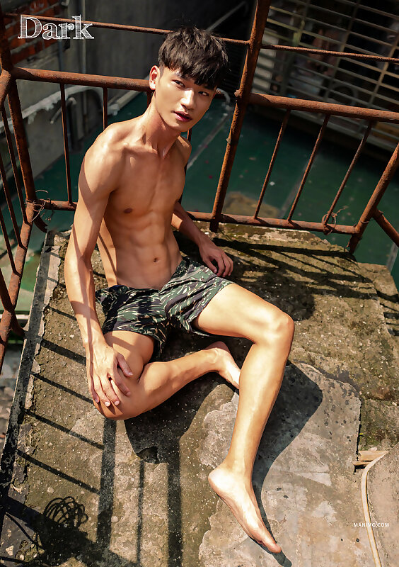 Next Image >>
