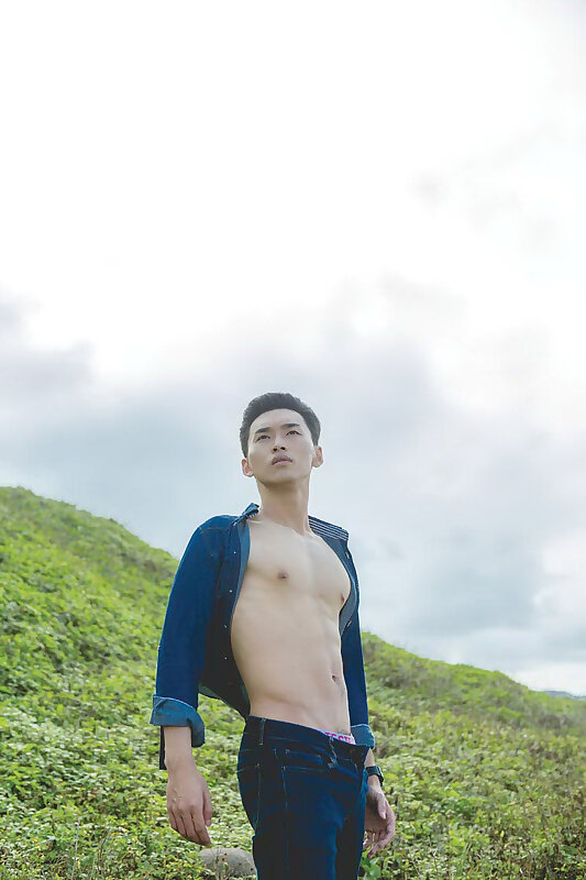Next Image >>