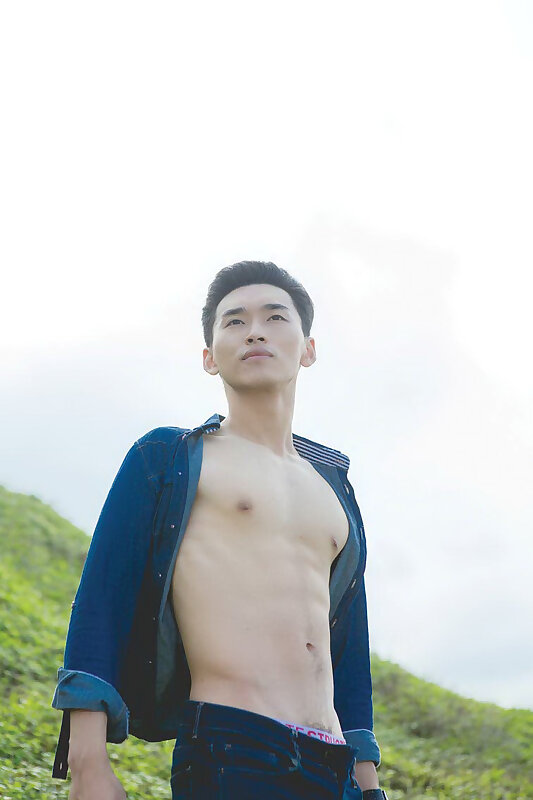 Next Image >>