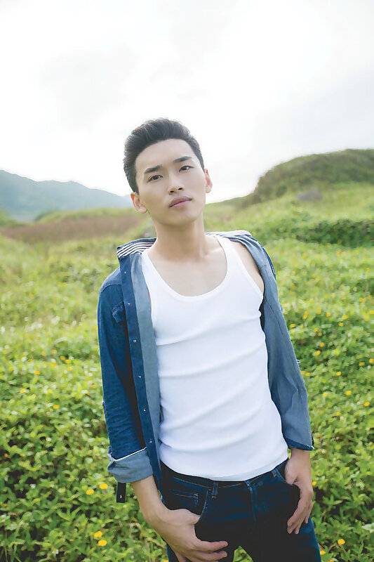 Next Image >>