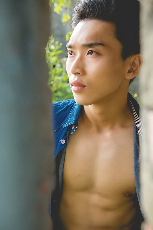 Next Image >>