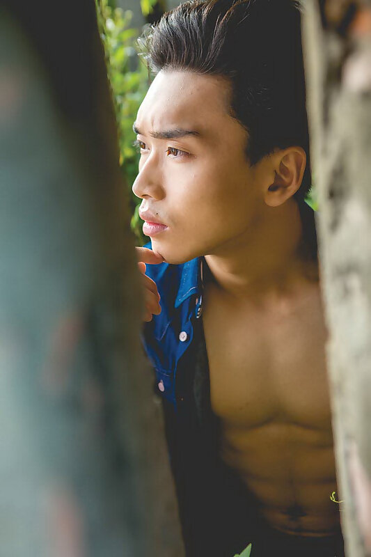 Next Image >>