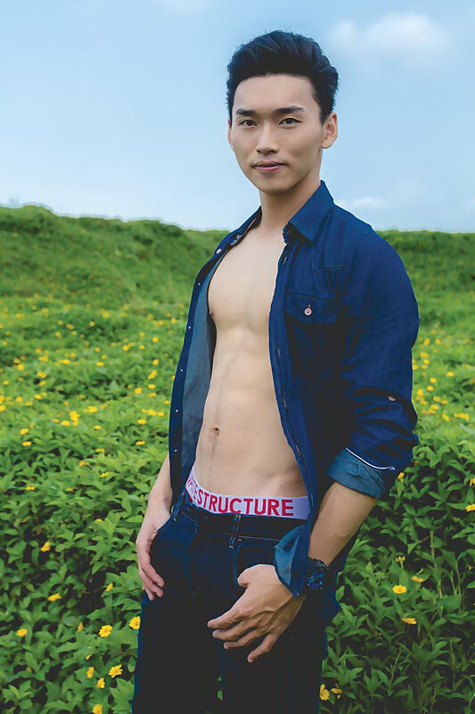 Next Image >>