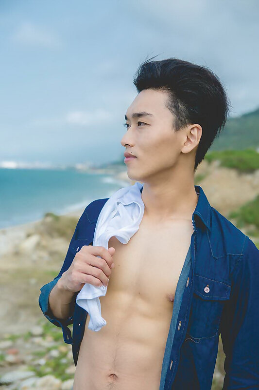 Next Image >>