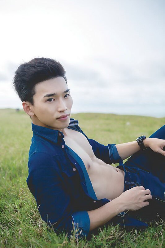 Next Image >>