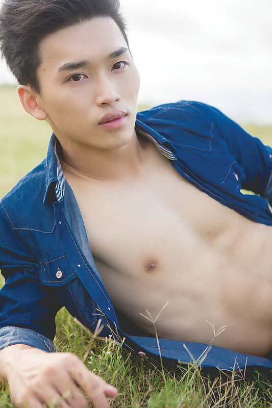 Next Image >>