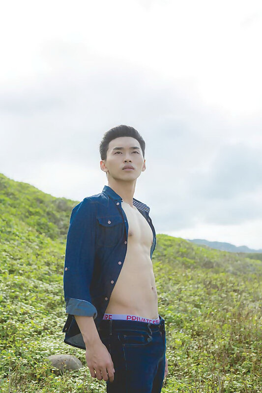 Next Image >>