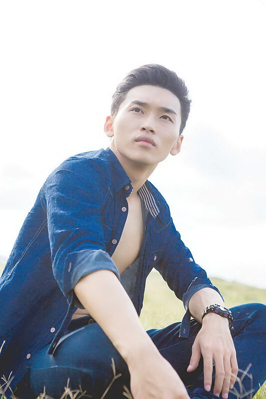 Next Image >>