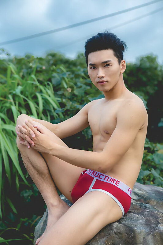 Next Image >>