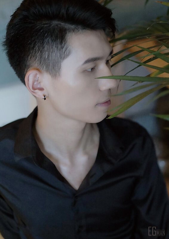 Next Image >>