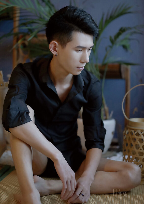Next Image >>