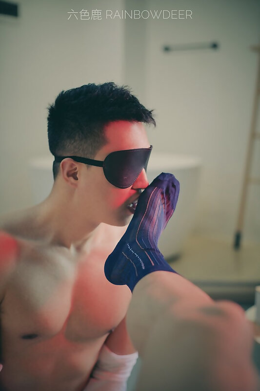 Next Image >>