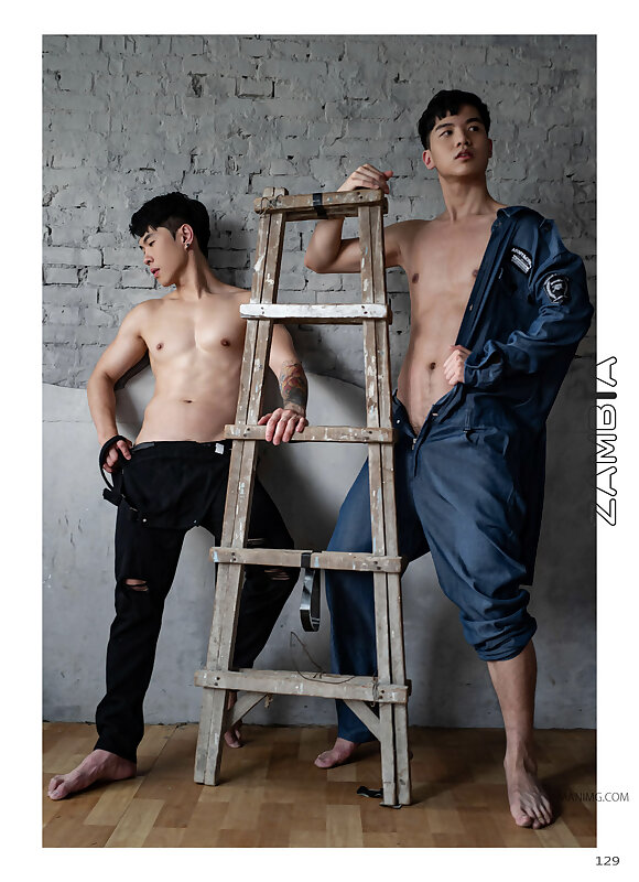 Next Image >>