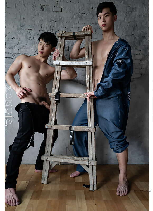 Next Image >>