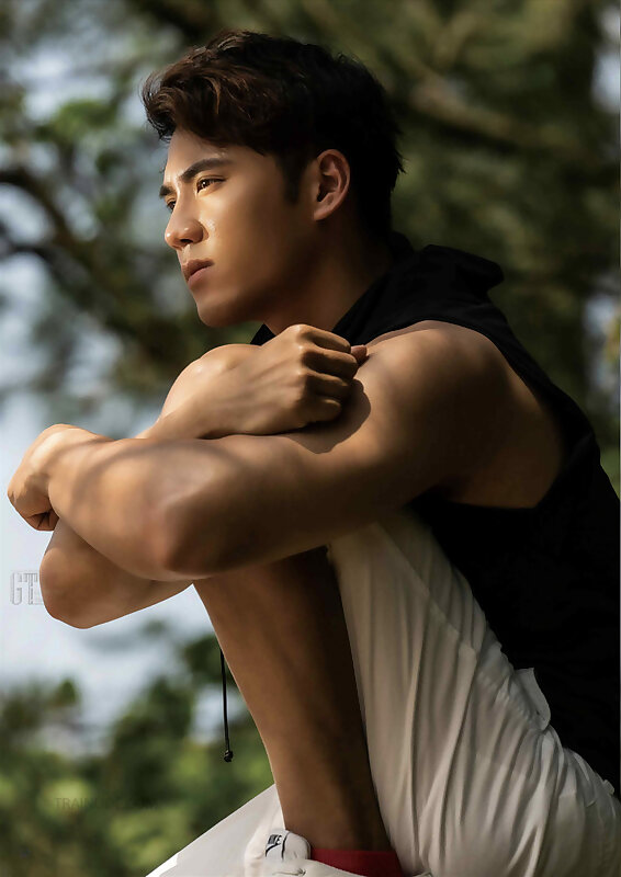 Next Image >>
