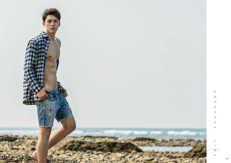 Next Image >>