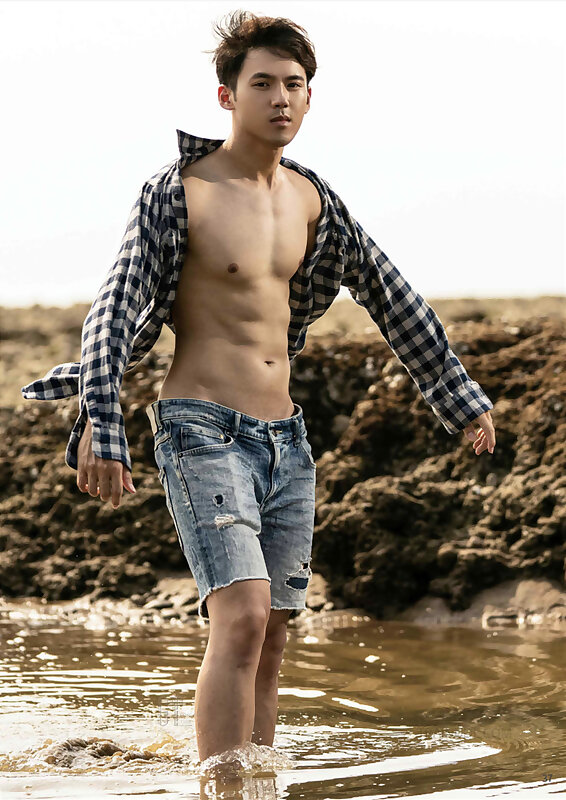 Next Image >>
