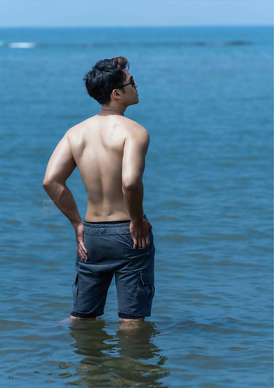 Next Image >>