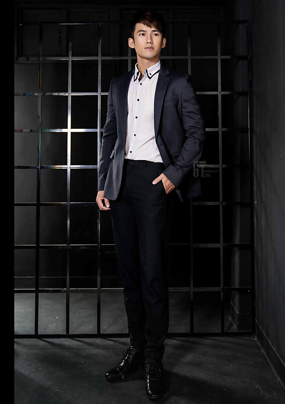 Next Image >>