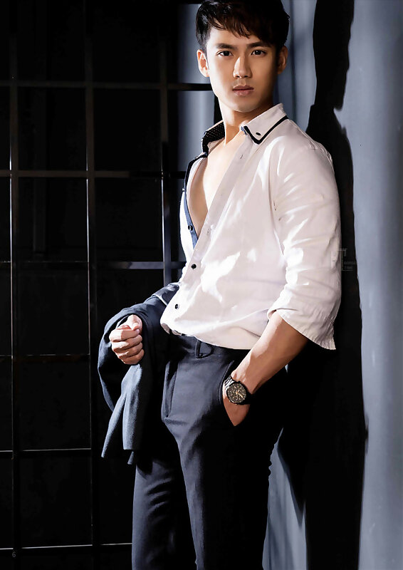 Next Image >>