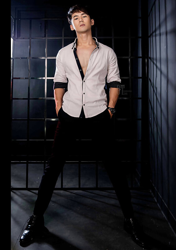 Next Image >>