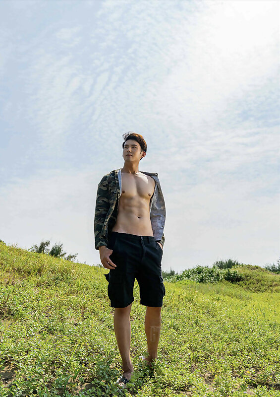 Next Image >>