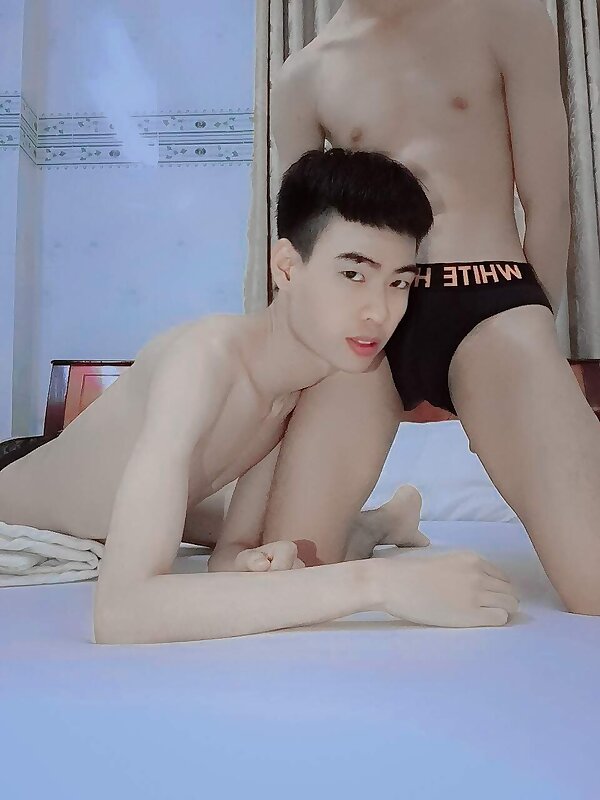 Next Image >>