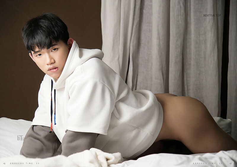 Next Image >>