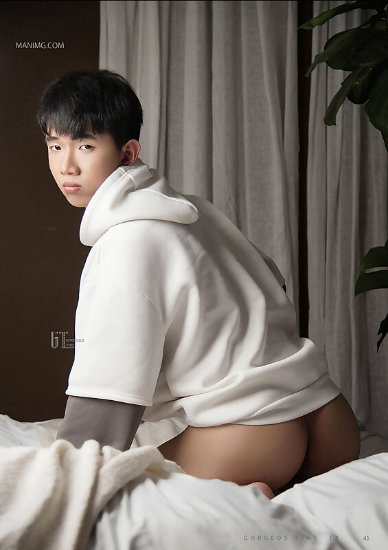 Next Image >>