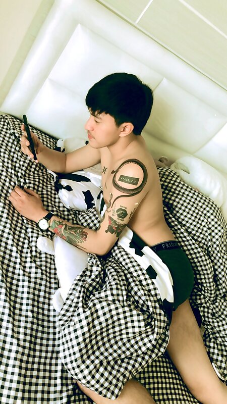 Next Image >>