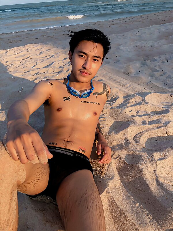 Next Image >>