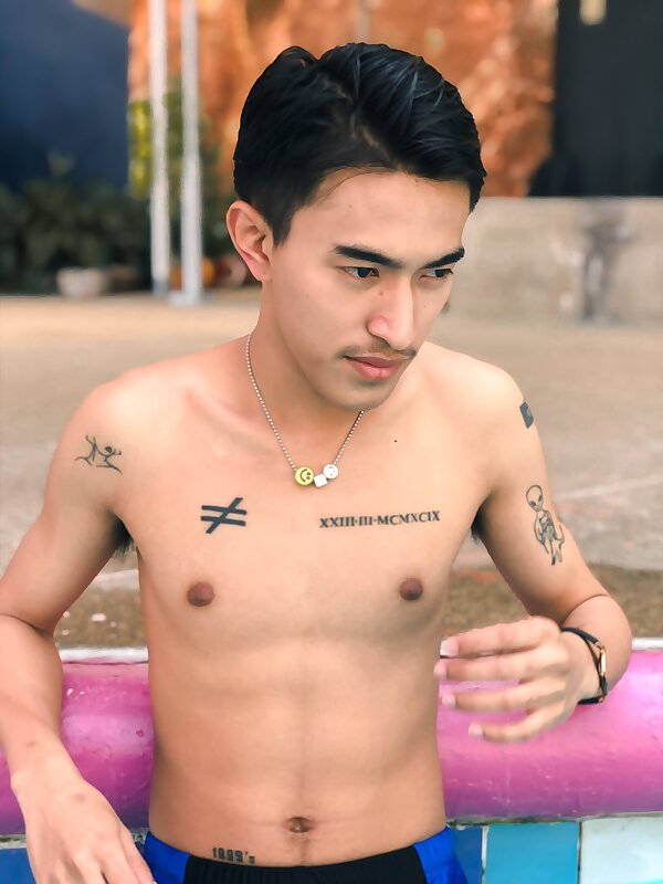 Next Image >>