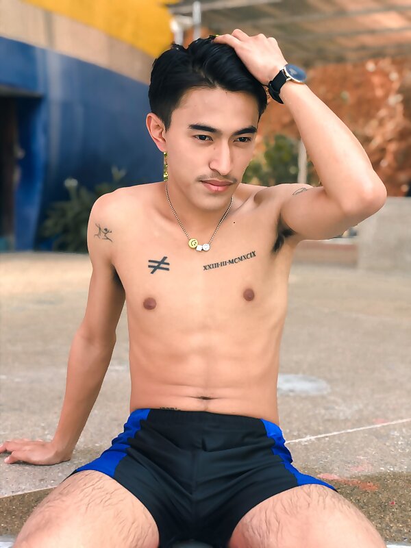 Next Image >>