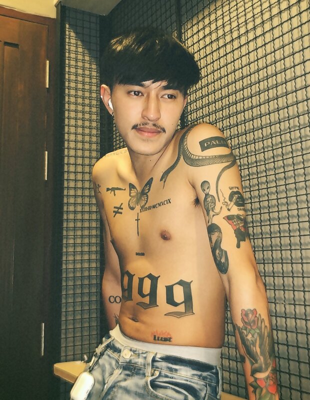 Next Image >>