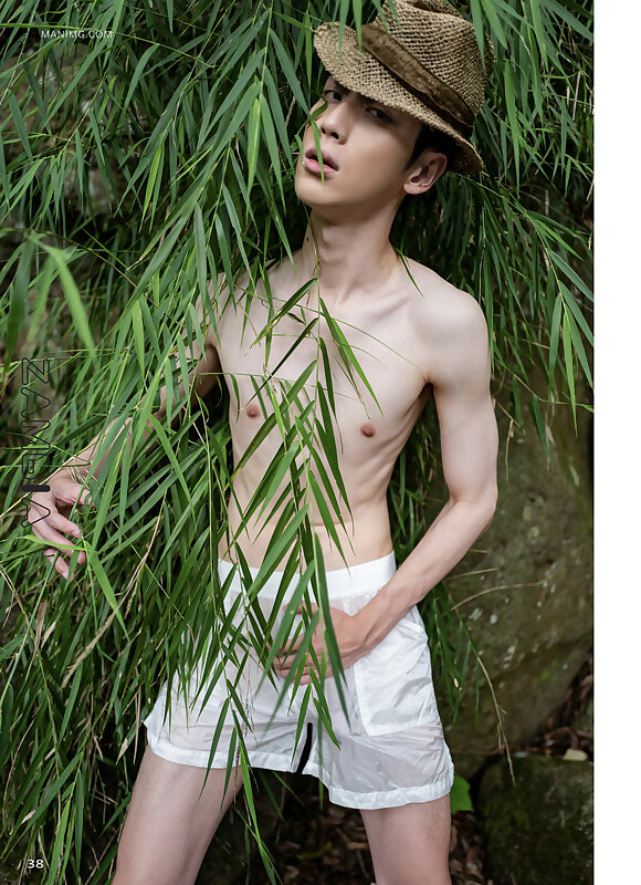 Next Image >>