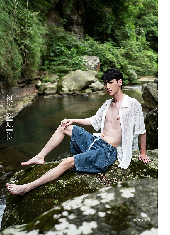 Next Image >>