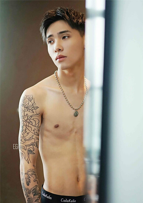 Next Image >>