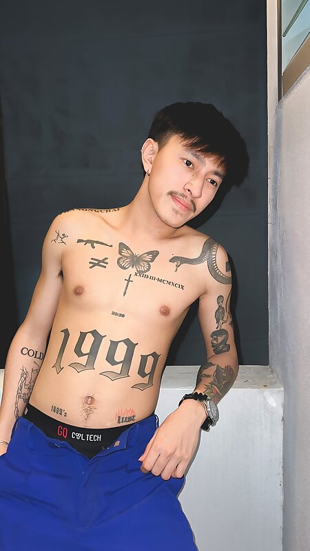 Next Image >>
