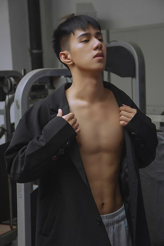 Next Image >>