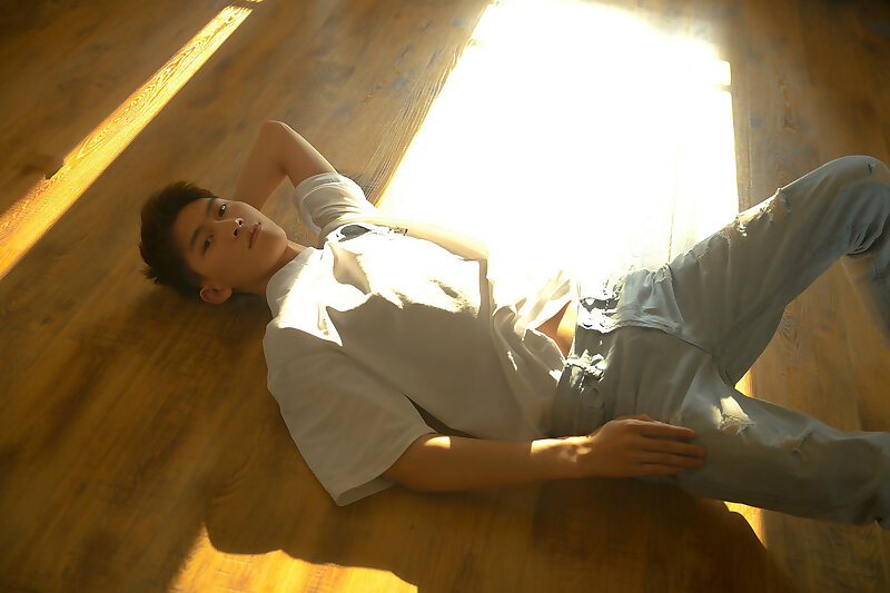 Next Image >>