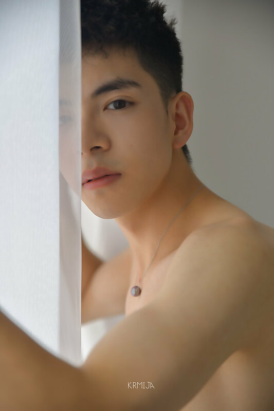 Next Image >>